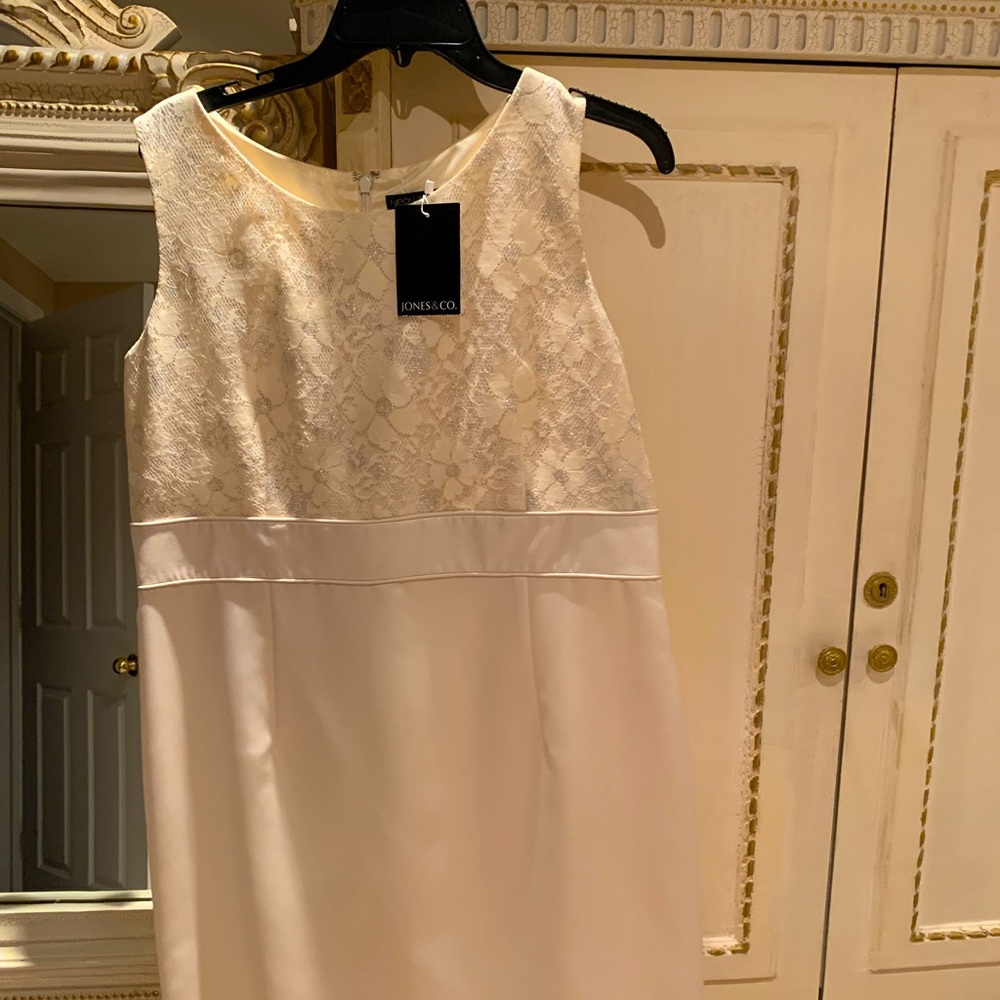 Brand new Jone New York dress in cream color with silver threads . Size : 14